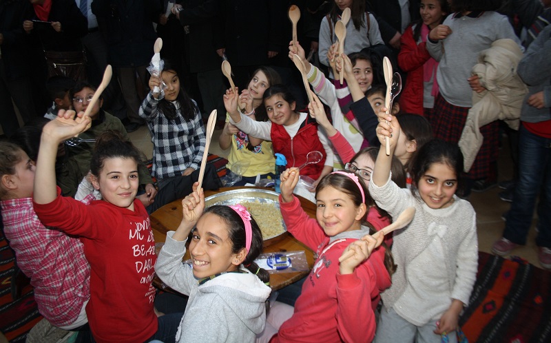 ÖĞRENCİLERE ÇİĞDEM AŞI SÜRPRİZİ