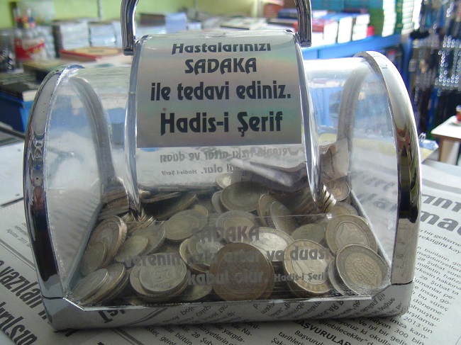 ÇORUM’DA SADAKA KUTUSUNU DA ÇALDILAR
