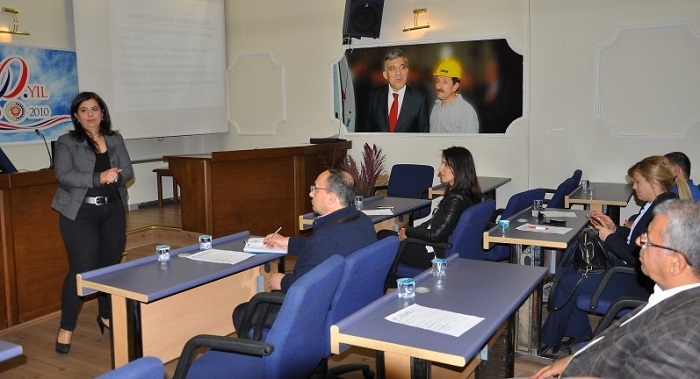 YÖNETİCİ GÜVENMEYİ ÖĞRENMELİDİR