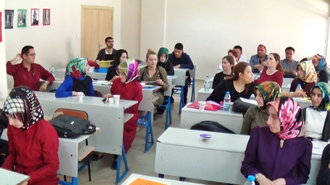 ÖĞRETMEN ADAYLARINA PEDAGOJİK FORMASYON