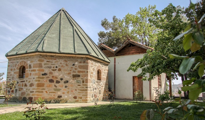 KOYUNBABA TÜRBESİ SEMPOZYUMA HAZIR