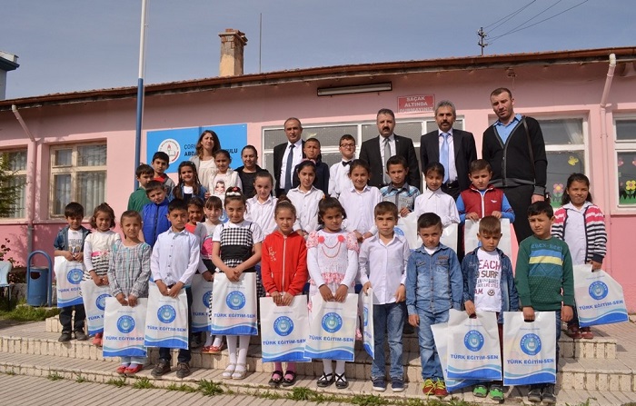 ABDALATA KÖYÜNDE 23 NİSAN COŞKUSU