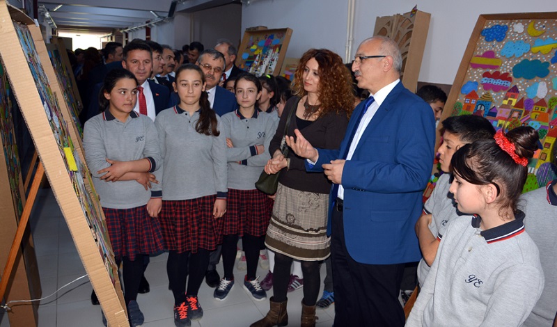 YUNUS EMRE ORTAOKULUNDA Z KÜTÜPHANE AÇILDI