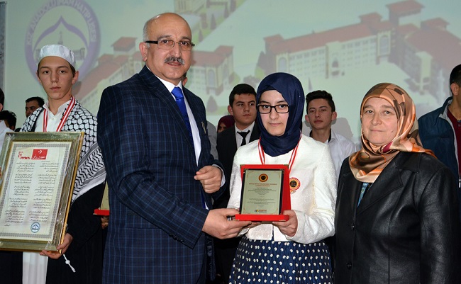 ARAPÇA YARIŞMASINDA FİNAL HEYECANI