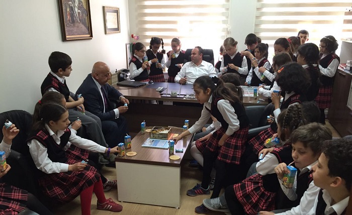 ÖĞRENCİLERE YEREL YÖNETİMLER DERSİNİ ANLATTI
