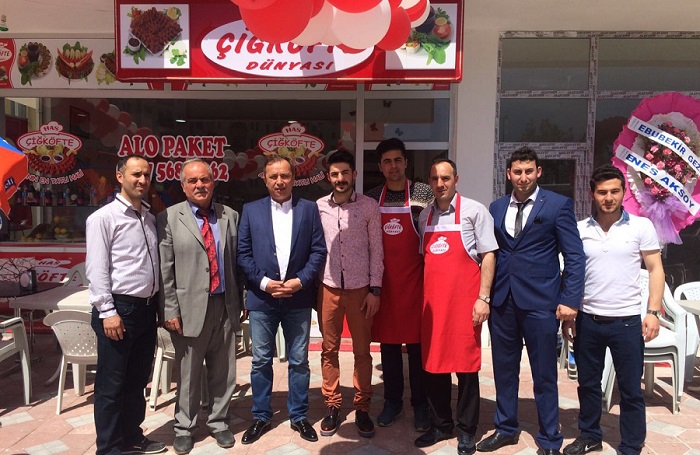 HAS ÇİĞ KÖFTENİN AÇILIŞINI CEYLAN YAPTI