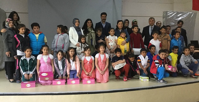 KADIN VEKİL BAŞARILI ÖĞRENCİLERİ ÖDÜLLENDİRDİ