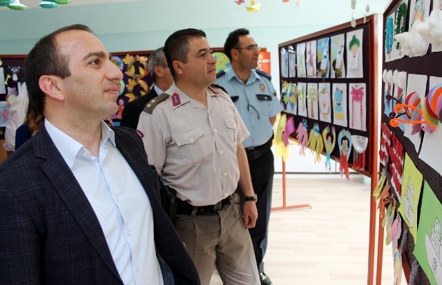 ÖZEL EĞİTİM SINIFININ RESİM SERGİSİ AÇILDI