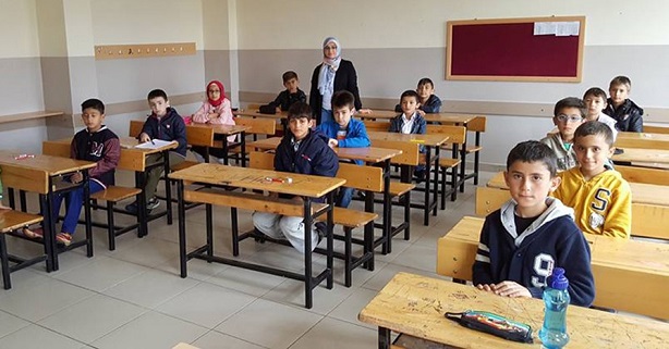 ÇOCUKLAR HAFIZLIK SINAVI İÇİN TER DÖKTÜ