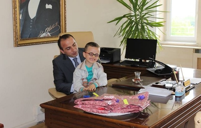 MİNİK ÖĞRENCİLERDEN KAYMAKAM’A ZİYARET