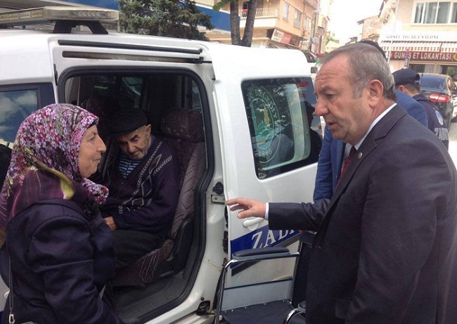 BAŞKAN ŞAHİNER MAHİR AMCAYI SEVİNDİRDİ