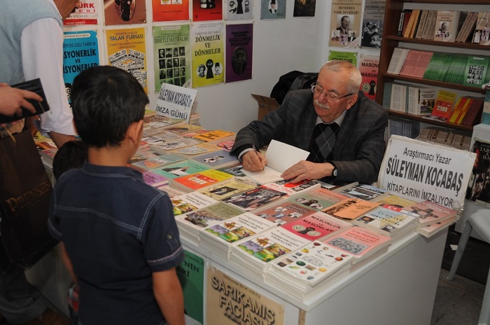 SÜLEYMAN KOCABAŞ KİTAP FUARINDA YERİNİ ALDI