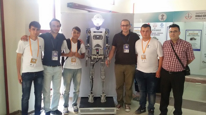 ÇAMLICA METEM ROBOT YARIŞMASINA KATILDI