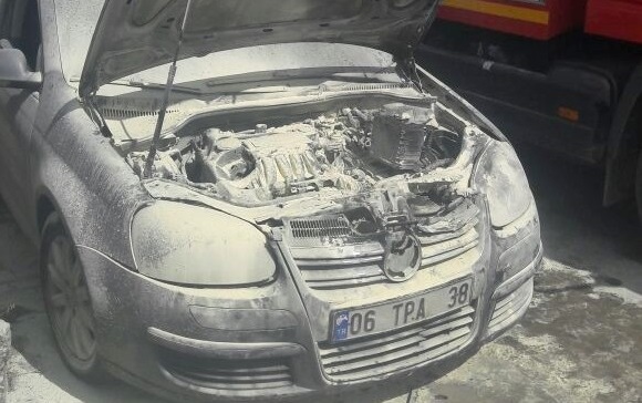 PARK HALİNDEKİ OTOMOBİL YANDI