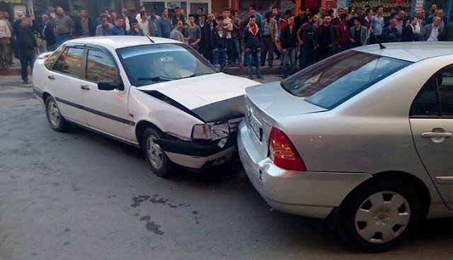 ÇORUM’DA BEŞ OTOMOBİL BİRBİRİNE GİRDİ