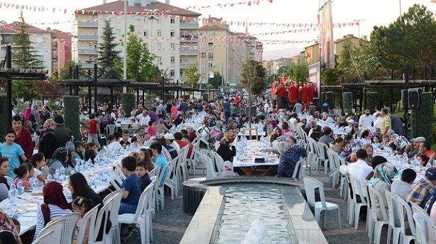 ÇORUM’DA 6 BİN KİŞİYLE İFTAR COŞKUSU