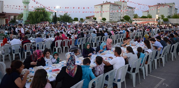 AKKENT’LİLER İFTARDA BİR ARAYA GELDİ