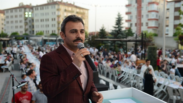 ÇORUM BELEDİYE BAŞKANI MUZAFFER KÜLCÜ, MUHABBET SOFRALARINDA AYRILIK,GAYRILIK OLMADIĞINI SÖYLEDİ (M. MUTTALİP YALÇIN/ÇORUM-İHA)
