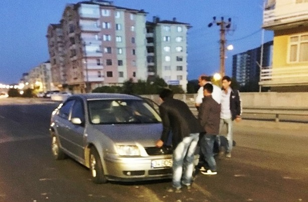 ÇORUM'UN SUNGURLU İLÇESİNDE MEYDANA GELEN 3 AYRI TRAFİK KAZASINDA 4 KİŞİ YARALANDI. (SERKAN ŞANSEVER/ÇORUM-İHA)