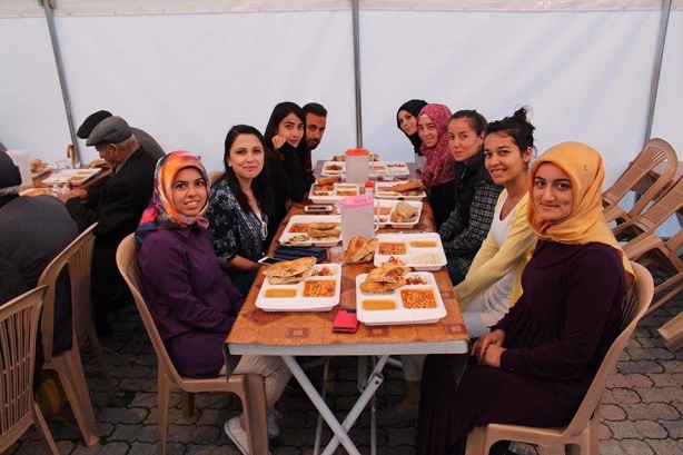 SUNGURLU’DA İFTAR ÇADIRINA YOĞUN İLGİ