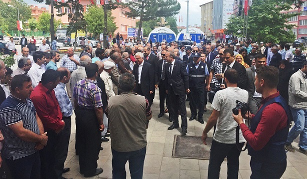 MİLLİYETÇİ HAREKETE PARTİSİ (MHP) GENEL BAŞKAN ADAYI KORAY AYDIN, ÇORUM'UN SUNGURLU İLÇE BELEDİYESİNİ ZİYARET ETTİ. (SERKAN ŞANSEVER/ÇORUM-İHA)