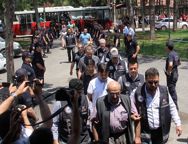 FETÖ OPERASYONUNDA 8 TUTUKLAMA