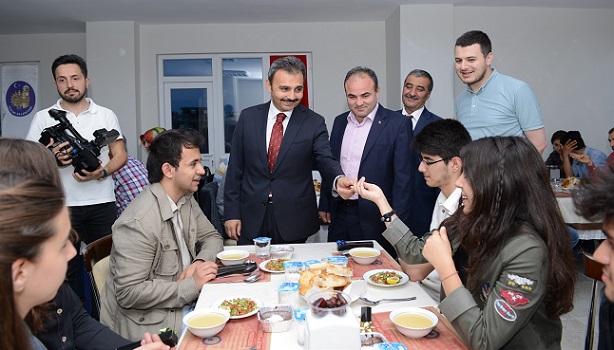 SINAVA GİRECEK ÖĞRENCİLERE MORAL İFTARI