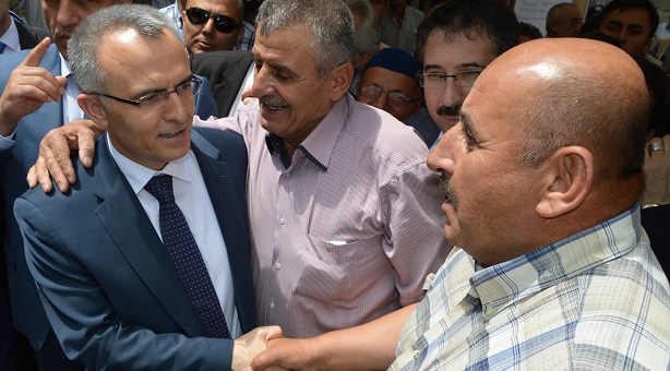 ÇORUM’DA BAKANI GÜLDÜREN DİYALOG