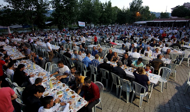 OSMANCIK BELEDİYESİ TARAFINDAN BİRLİK VE KARDEŞLİK İFTARI DÜZENLENDİ (İSMAİL KABAKDERE/ÇORUM-İHA)