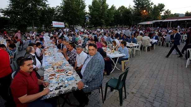 OSMANCIK BELEDİYESİ BİRLİK VE KARDEŞLİF İFTARI VERDİ (İSMAİL KABAKDERE/ÇORUM-İHA)
