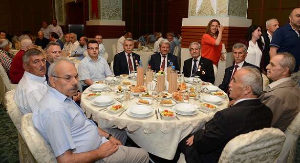 ÇORUM BELEDİYESİ TARAFINDAN VEFA İFTARI VERİLDİ (M. MUTTALİP YALÇIN/ÇORUM-İHA)