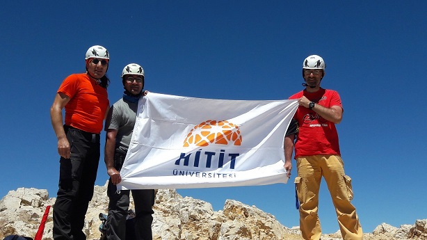 HİTİTLİ AKADEMİSYENLERDEN ZİRVEYE TIRMANIŞ