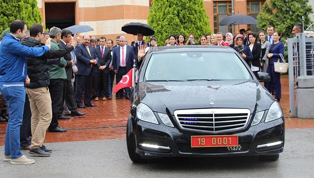 MERKEZE ALINAN VALİ ÇORUM’DAN AYRILDI