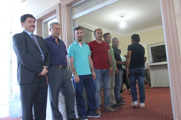 ESNAF ODASI YÖNETİMİ MİSAFİRLERİ KAPIDA KARŞILADILAR (İSMAİL KABAKDERE/ÇORUM-İHA)