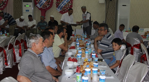 İFTAR YEMEĞİNE KATILAN ESNAF MEMNUN AYRILDI (İSMAİL KABAKDERE/ÇORUM-İHA)