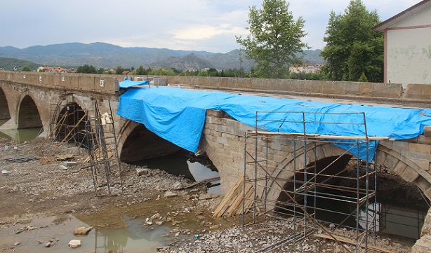 TARİHİ KÖPRÜ RESTORE EDİLİYOR