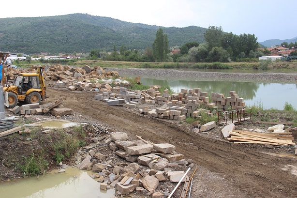 ŞANTİYE SAHASINDA BÜTÜN ÇALIŞMALARIN TİTİZ YAPILDIĞI SÖYLENDİ (İSMAİL KABAKDERE/ÇORUM-İHA)
