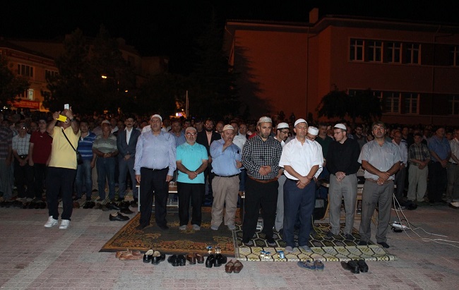 SUNGURLU'DA GIYABİ CENAZE NAMAZI (SERKAN ŞANSEVER/ÇORUM-İHA)