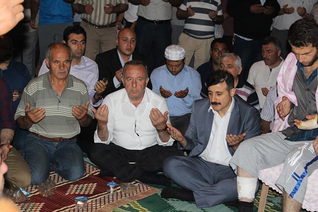 PROTOKOL ÜYELERİ BİRLİKTE DUA ETTİ (SERKAN ŞANSEVER/ÇORUM-İHA)