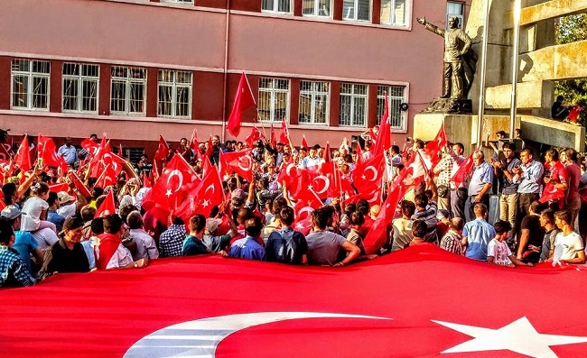 TÜRK BAYRAKLARIYLA MEYDANDA DUA EDİLDİ (SERKAN ŞANSEVER/ÇORUM-İHA)