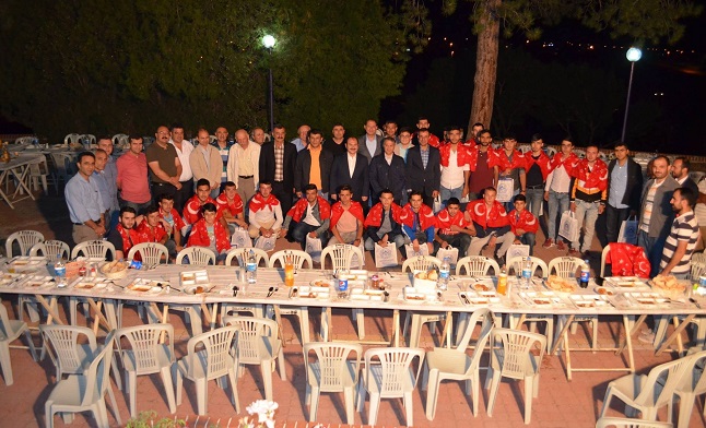 ALACA BELEDİYESİ TARAFINDAN 96/3 TERTİP ASKERLERE YEMEK VERİLDİ (İHA/ÇORUM-İHA)