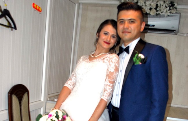 DARBE GİRİŞİMİNİN ARDINDAN BİRLİĞİNE ÇAĞRILINCA ÇORUM OSMANCIK İLÇESİNDE YAPILAN DÜĞÜNÜNE KATILAMAYAN UZMAN JANDARMA ÇAVUŞ ALPER AKYAR, MEMLEKETİ MANİSA’NIN SALİHLİ İLÇESİNDE YAPILAN DÜĞÜNÜNE KATILABİLDİ. (BEHZAT AKCAN/MANİSA-İHA)