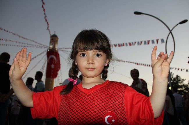 DÜNYANIN MERKEZİNDEN DARBEYE HAYIR