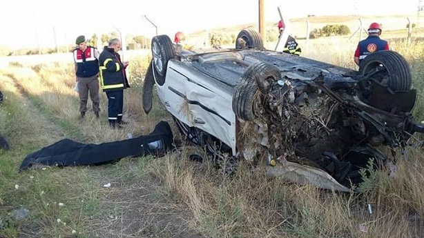 KIRIKKALE'DE MEYDANA GELEN İKİ AYRI TRAFİK KAZASINDA 2 KİŞİ HAYATINI KAYBEDERKEN, 6 KİŞİ DE YARALANDI YARALANDI. (İHA/KIRIKKALE-İHA)