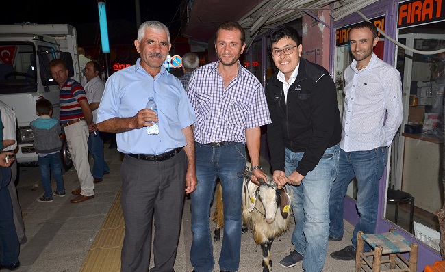 TÜM OSMANCIK TEK YÜREK DEMOKRASİ NÖBETİNİ DEVAM EDİYOR. (İSMAİL KABAKDERE/ÇORUM-İHA)