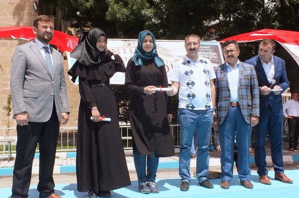 ÇORUM İMAM HATİP LİSESİ MEZUNLARI GELENEKSEL KEŞKEK GÜNÜ'NDE BULUŞTU. (İHA/ÇORUM-İHA)