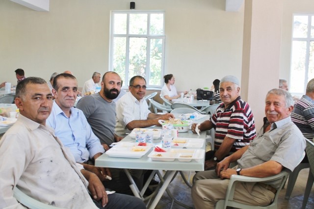 KÖYLÜLER ŞÜKÜR YEMEĞİNDE BULUŞTU