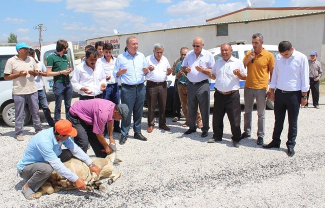 MAHALLELİ BAKIN KURBANI NEDEN KESTİ