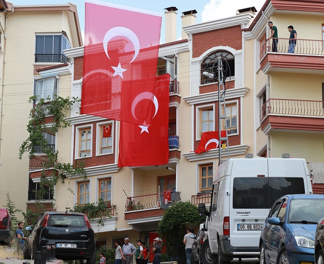 ÇORUMLU ŞEHİDİN BABAEVİNE ATEŞ DÜŞTÜ