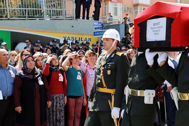ÇORUMLU ŞEHİT ASKER SELAMIYLA UĞURLANDI